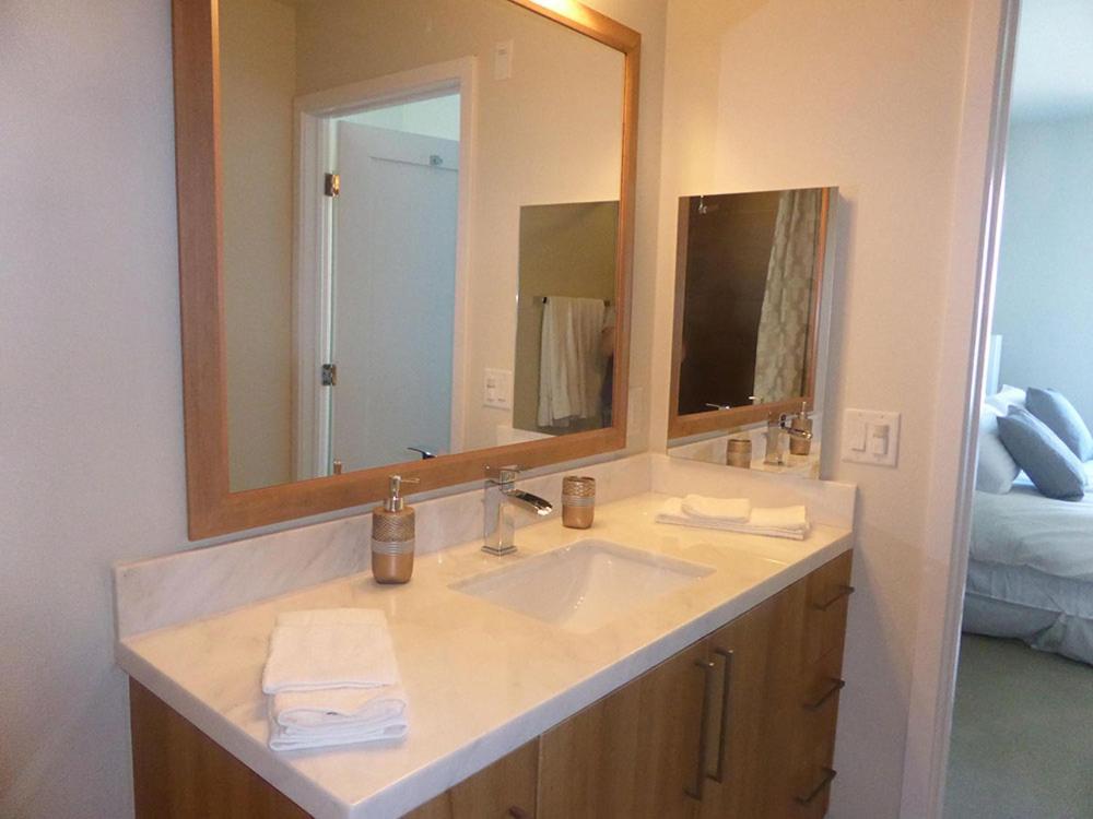 2 Bedroom 2 Bathroom Masterpiece With Pool Los Angeles Exterior photo